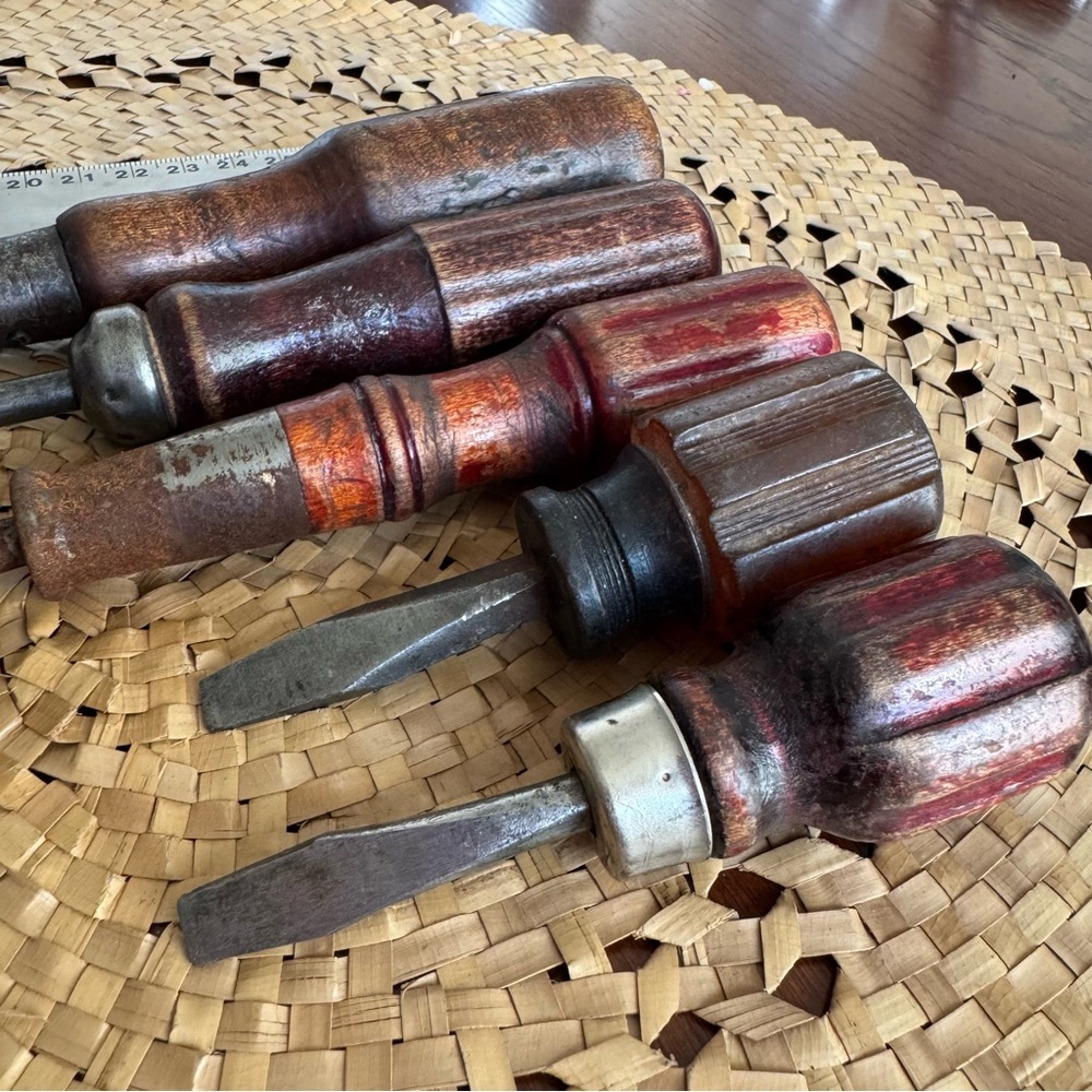 Lot of 5 Vintage Antique Wooden Handled Screwdrivers Flat Heads Tools - Picture 6 of 6